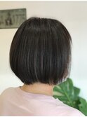 透明感のあるアッシュショート