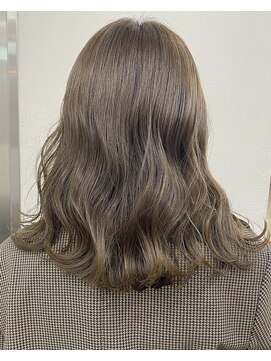 キラ 渋谷(KILLA) ミルクティーグレージュ　くすみカラー　ブリーチなし　榎園由美