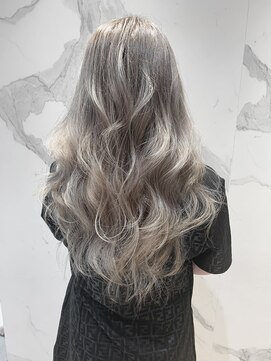 ウノプリール 茶屋町店(unopulir) 【濱口】 ダブルカラーでシルバーアッシュ