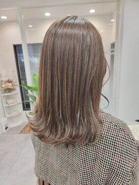 ツナグ(TSUNAGU) 切りっぱなしカット+ハイライトカラー