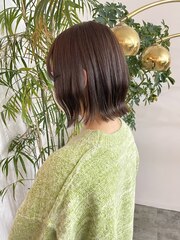 オリーブシフォンベージュ×切りっぱなしボブ