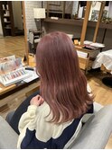 ピンクベージュ