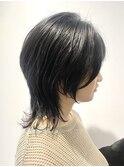 絶壁解消大人ミディアムウルフヘアレイヤーカット襟足ショート