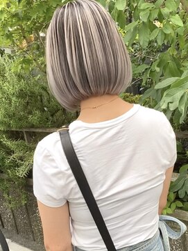 ヌエン 渋谷(NU/EN) 秋カラー！エアタッチバレイヤージュとホワイトベージュのボブ