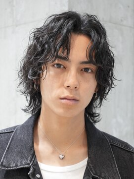 レタッチバイフィフス(RETOUCH by fifth) 原宿ツイストスパイラルパーマメンズカットセンターパート緩め