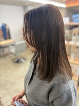 モコヘアーフロール(MOCO hair flor)&nbsp;透け感フェザーバング×シルキーセミロング