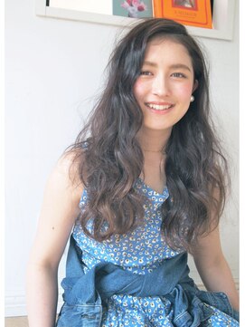 ローブ アオヤマ(LOAVE AOYAMA) 外国人風 /  レトロ ガーリー ウェーブ ロング