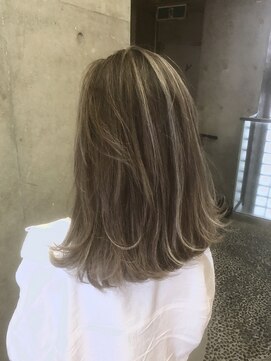 キー(kｅｙ) グレージュ