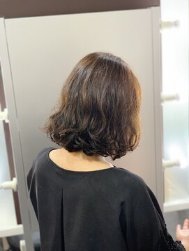 ティモーネ(Timone) 外ハネスタイル大人ボブ