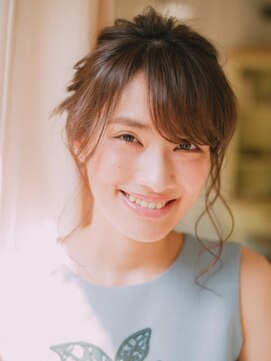 クオーラ ヘアサロン(Cuaura HAIR SALON) ねじりローポニーテール
