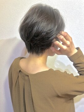 ジャム オードリー(Jam Audrey) アッシュグレージュ×イルミナカラー×丸みショート