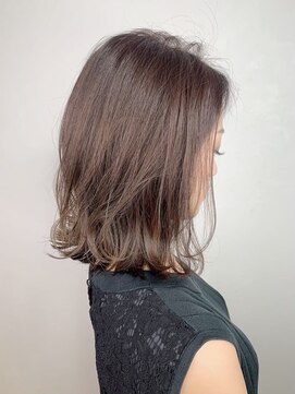 アンダーバーホワイト 静岡店(_WHITE) ふんわり外ハネショート