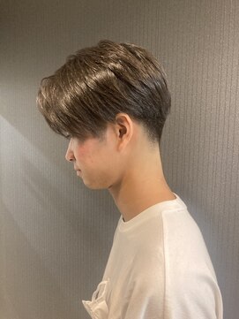 リリー(Lily) 毛流れセンターパート