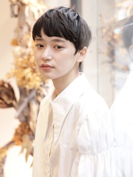 エムスラッシュフィール 東戸塚(M.SLASH FIEL) 黒髪/オン眉/艶カラー/セシルカット/耳だしショート/FIEL東戸塚