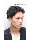 ツーブロックアップバングショートナチュラルパーマ