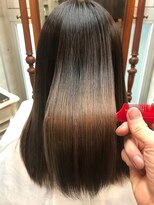 スリー(THREE)&nbsp;艶々ストレートグラデーション