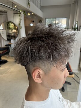 トレイル(Trail) アップバングショート