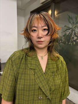 レコ 渋谷(LECO) ベージュ×オレンジ×ブラックのデザインウルフ