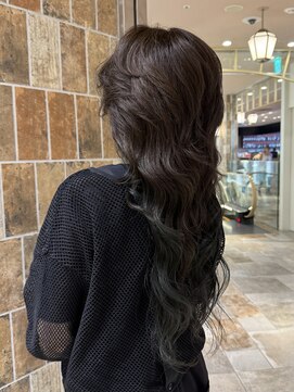 ピークアブー アヴェダ アトレ恵比寿(PEEK-A-BOO AVEDA) ロングレイヤー/イヤリングカラー/ブルーカラー