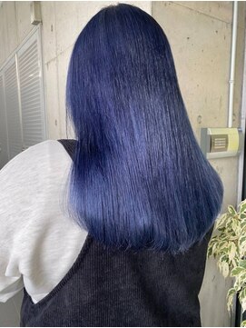 ガルボ ヘアー(garbo hair) ブルーカラーハイトーン艶髪