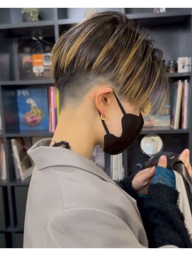 シャロン(SHARON) 【SHARON】刈り上げショート×デザインカラー