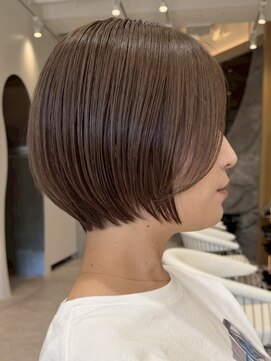 ソワネ 表参道(soigne) 表参道白髪ぼかしレイヤーボブウルフショートヘアベージュ40代