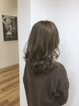 サンマルサン(303) 【303 HAIR AND TREATMENT】ブリーチ無しオリーブベージュ