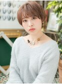 大人かわいい透け感ハイライト小顔ショート
