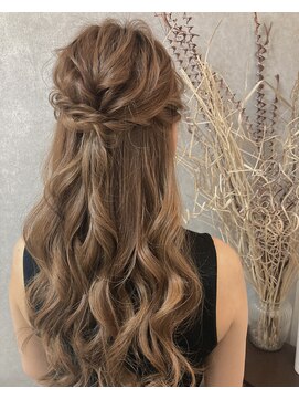 アールイー(Re:) ハーフアップ　ロングヘアアレンジ