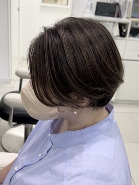 アッシュ 鶴ヶ峰1号店(Ash) 【白髪ぼかし】ハンサムショート