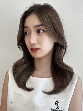 トリッカ シブヤ(TRICCA SHIBUYA) 大きめウェーブ/韓国風ヘア/ワンホン風ヘア/韓国/顔周りレイヤー