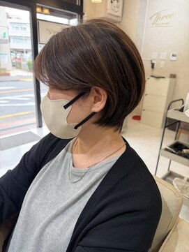 スリー(THREE) 丸みショートボブ