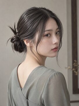 モト 船橋(moto) 韓国カチモリヘア艶髪低めシニヨン顔周り後れ毛ヘアセット船橋
