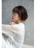 馴染みのいいインナーカラーで癖毛ボブ