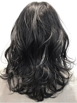 ノアグリュ(noa.grue) ゆるふわ無造作カール