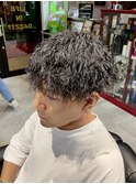ツイストパーマツーブロック刈り上げ