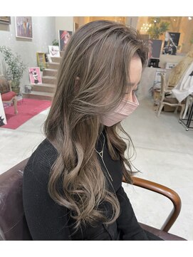 ヴィークス ヘア(vicus hair) シークレットハイライト×ミルクティーベージュ［vicushair］