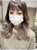 韓国風顔まわりカット×グレージュインナーカラー