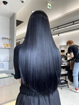 ロイオブジゼル(roi of GiseL) 色気艶ネイビー【博多天神】@halu_the_world