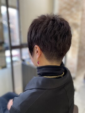 マニッシュ 三鷹駅前店 大人刈り上げショート