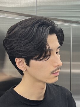 レタッチバイフィフス(RETOUCH by fifth) ニュアンスパーマメンズ前下がりセンターパートコンマバング