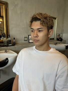 バーバーショップ フォーシーズン(BAR BER SHOP FOURSEASON) スペインカール/ラルフカール/ミルクティーベージュ