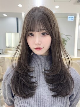 マウル 栄(MAEUL) レイヤーカット　前髪小顔　ネビージュ