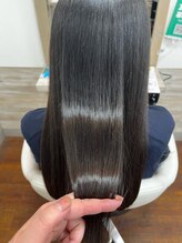 【髪質改善トリートメントショット】縮毛矯正やストレートパーマとは違うアイロンを通すトリートメント♪