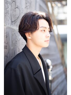 ユーフォリア 渋谷グランデ(Euphoria SHIBUYA GRANDE) 波巻きパーマ無造作ツイストスパイラルパーマ渋谷メンズ