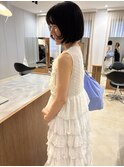 顔周りにレイヤーが入った大人のコンパクトボブ
