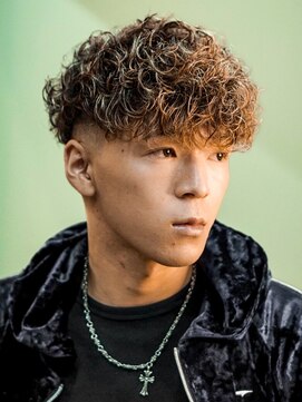 プロショップウェーブ(PRO SHOP WAVE) スペインカール/テーパーフェード/メンズパーマ/フェザーパーマ