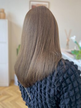 ローブ(L’AUBE)の写真/最高級トリートメントAujua導入♪髪の状態に合わせて選べるトリートメントで、思わず触りたくなる美髪に。