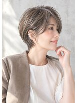 レガリタ(Regarita)&nbsp;Regarita/大人ショート×白髪ぼかしカラー◎40代50代60代　原田