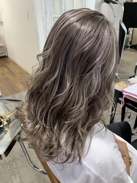 プライズ アイリス 池袋東口店(prize Iris) ハイライトグレージュイルミナカラー池袋東口